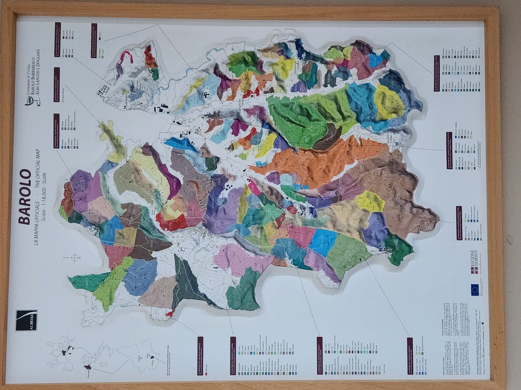 Carte officielle de l'appellation Barolo encadrée, Consorzio di Tutela Barolo Barbaresco